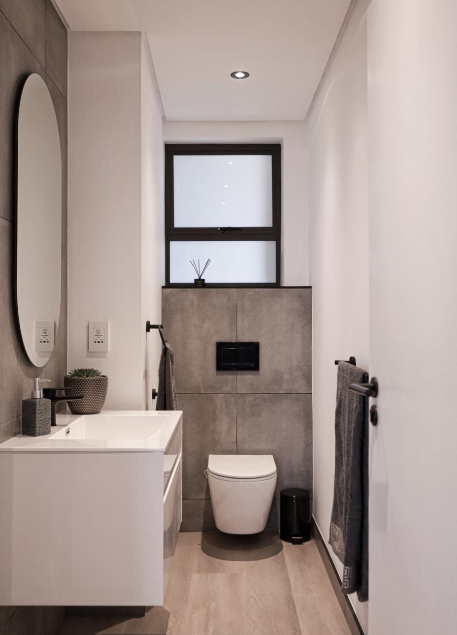 To Let 2 Bedroom Property for Rent in Green Point Western Cape